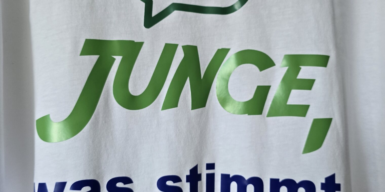 T-Shirt mit Spruch: Jung, was stimmt nicht mit dir?